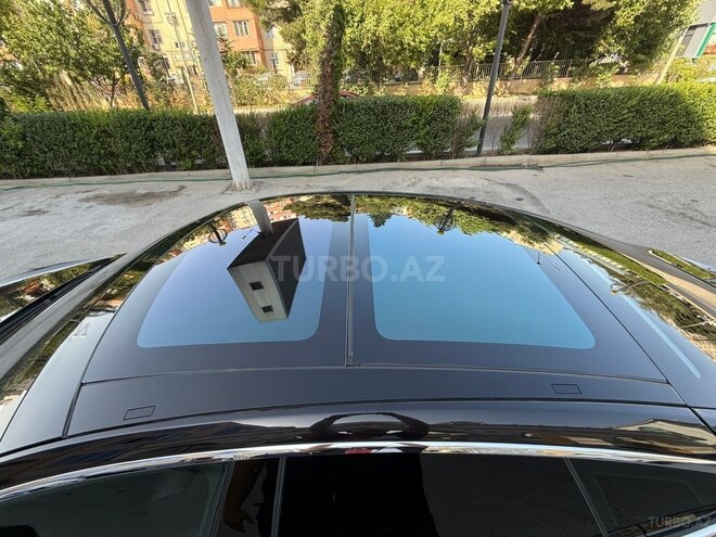 Tesla Model S-11