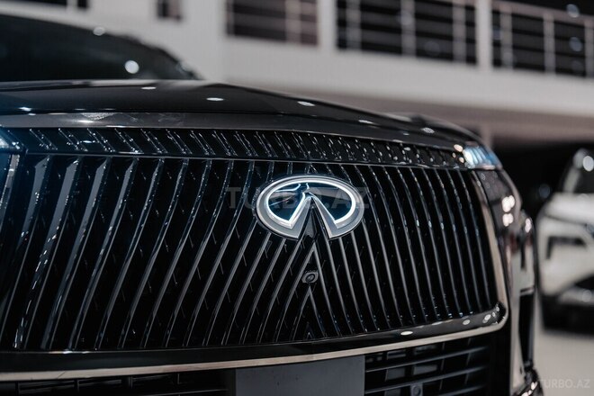 Infiniti QX80-12
