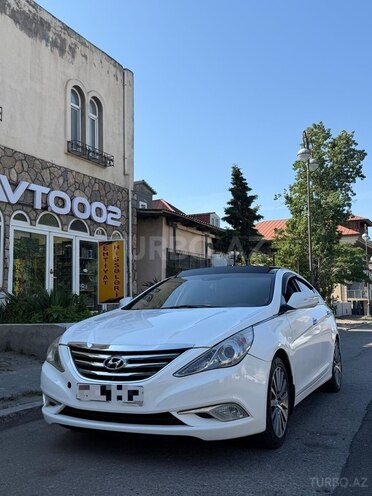 Hyundai Sonata-1