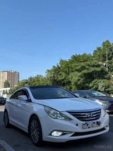 Hyundai Sonata-2