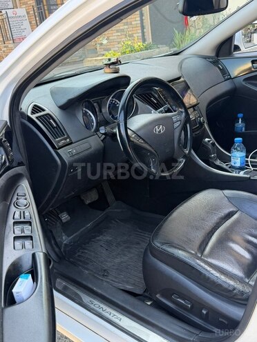 Hyundai Sonata-6
