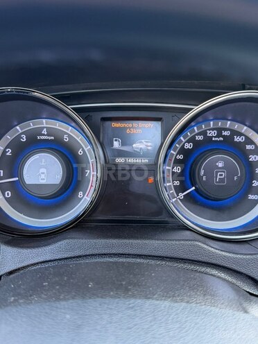 Hyundai Sonata-9