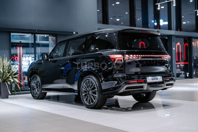 Infiniti QX80-6