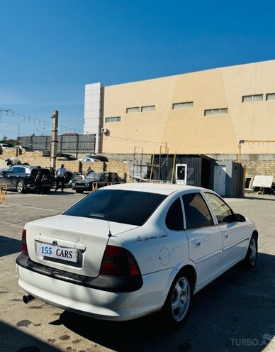 Opel Vectra-4
