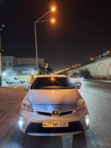 Toyota Prius-3