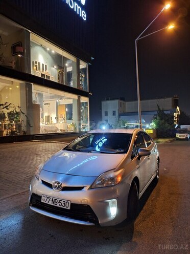 Toyota Prius-4