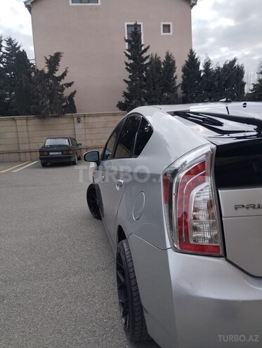 Toyota Prius-9