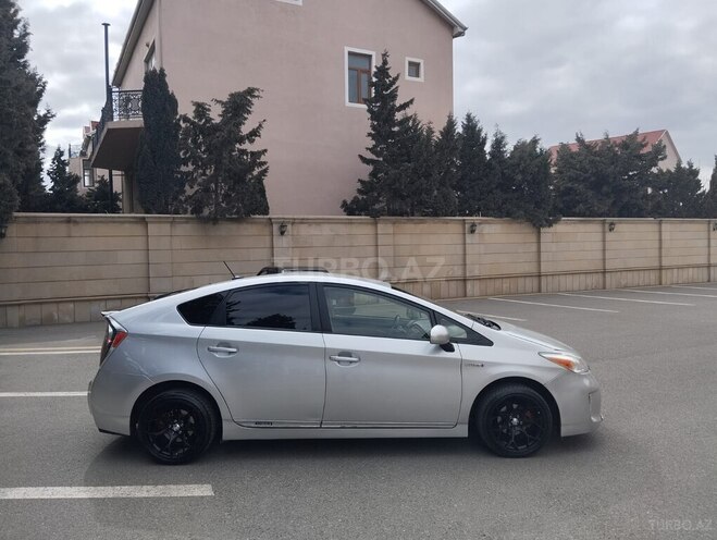 Toyota Prius-11