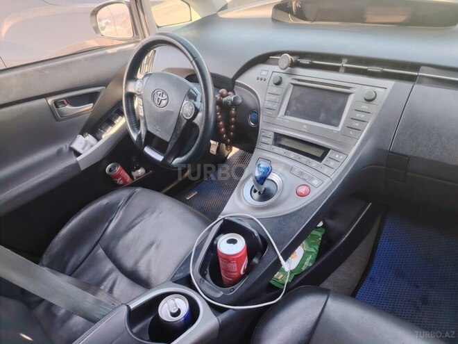 Toyota Prius-14