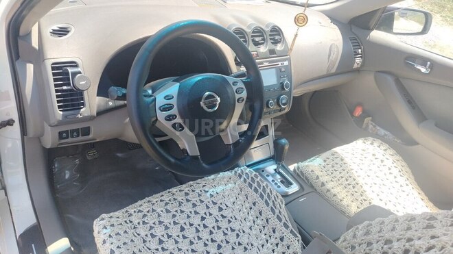Nissan Altima-6