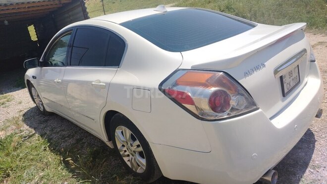 Nissan Altima-3