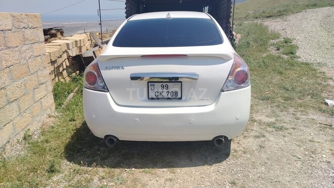 Nissan Altima-2