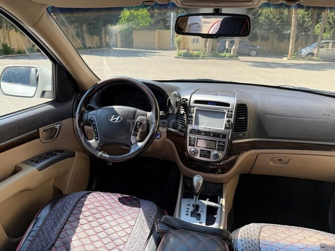 Hyundai Santa Fe-12