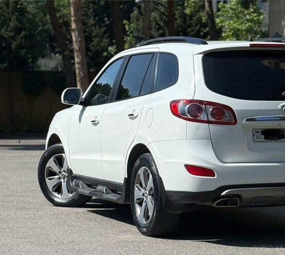 Hyundai Santa Fe-11