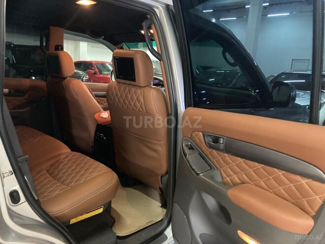 Toyota Land Cruiser Prado-15