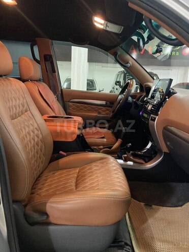 Toyota Land Cruiser Prado-21