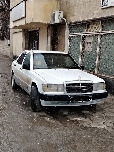 Mercedes 190-1