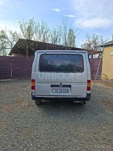 Ford Transit-3