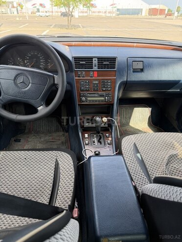 Mercedes C 180-7