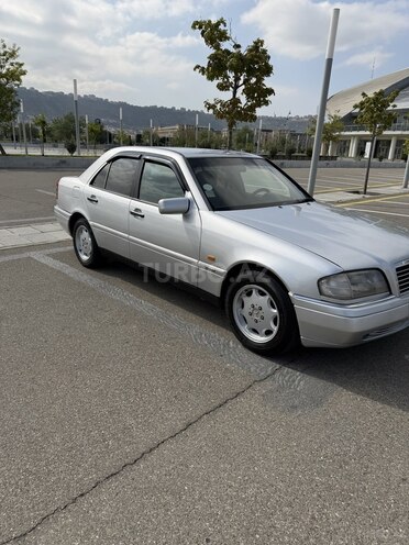 Mercedes C 180-3