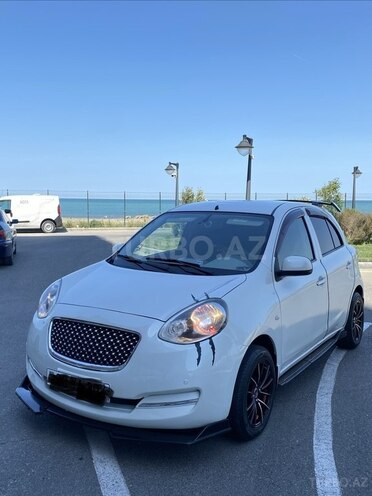 Nissan March-1