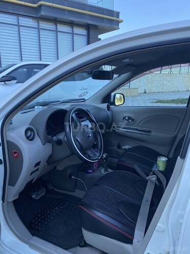 Nissan March-11