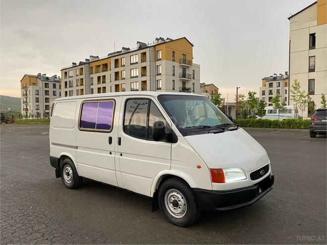 Ford Transit-3