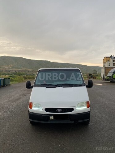 Ford Transit-1