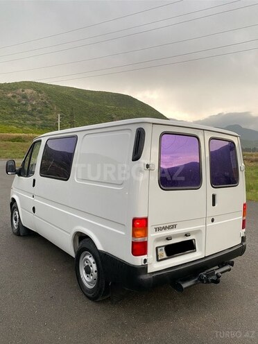 Ford Transit-6