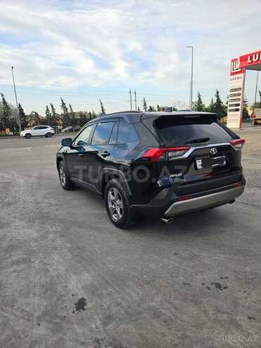 Toyota RAV4-11