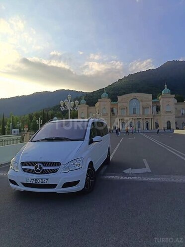 Mercedes Viano-8
