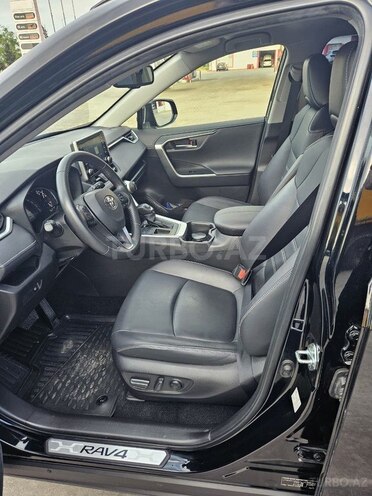 Toyota RAV4-14