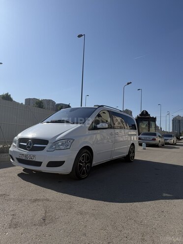 Mercedes Viano-3