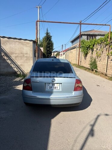 Volkswagen Passat-5