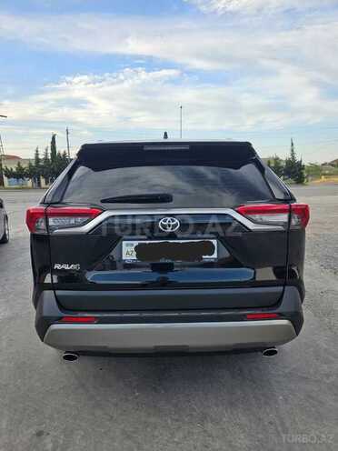 Toyota RAV4-17