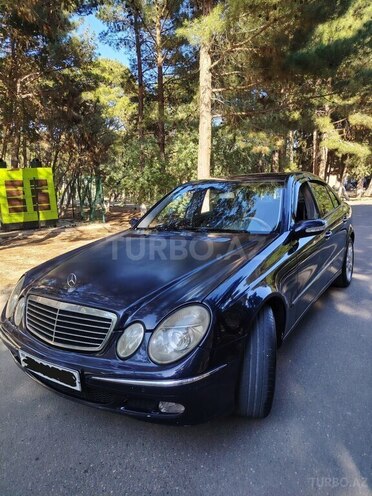 Mercedes E 240-2