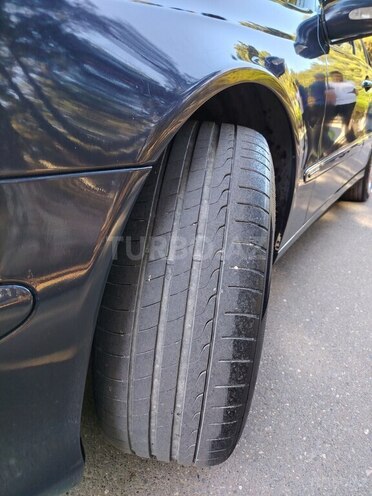 Mercedes E 240-5