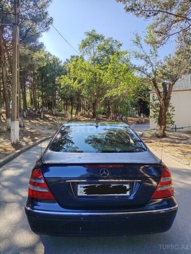 Mercedes E 240-3