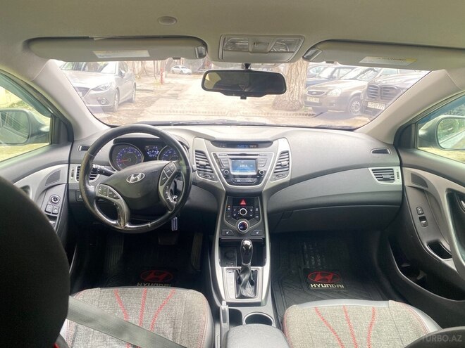 Hyundai Elantra-5