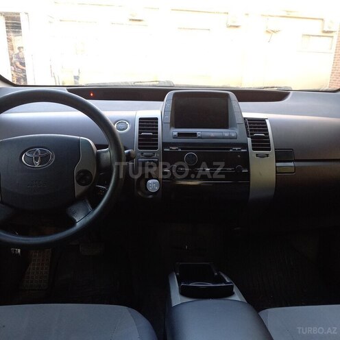 Toyota Prius-18