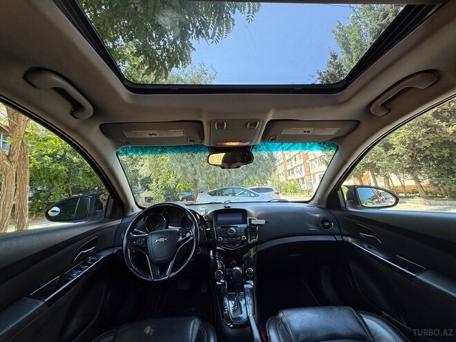 Chevrolet Cruze-12