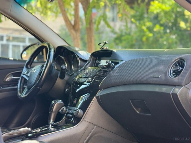 Chevrolet Cruze-11