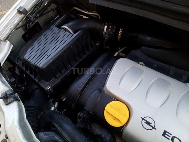 Opel Zafira-11