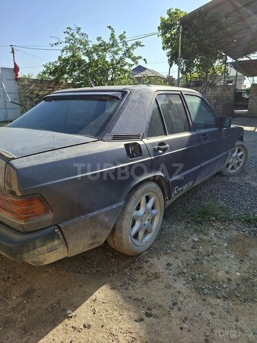 Mercedes 190-5