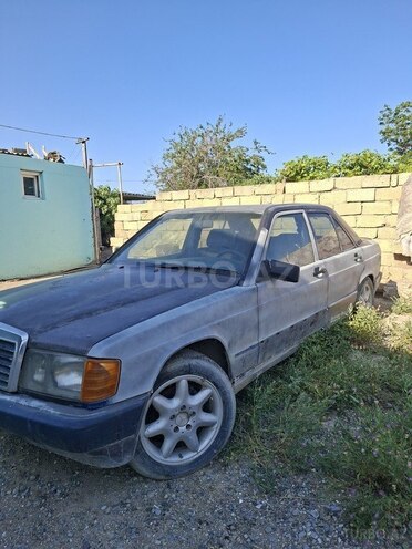 Mercedes 190-4