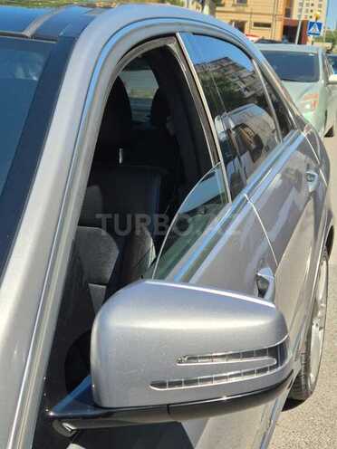 Mercedes E 220-3