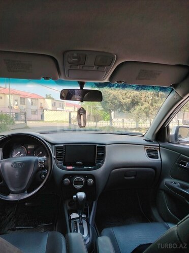 Kia Rio-6