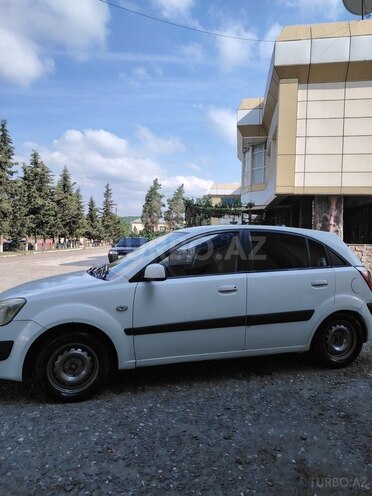 Kia Rio-5