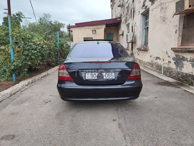 Mercedes E 220-2