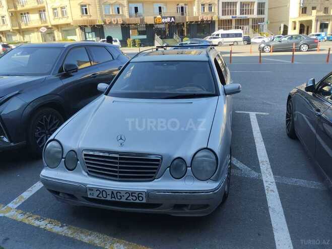 Mercedes E 270-1
